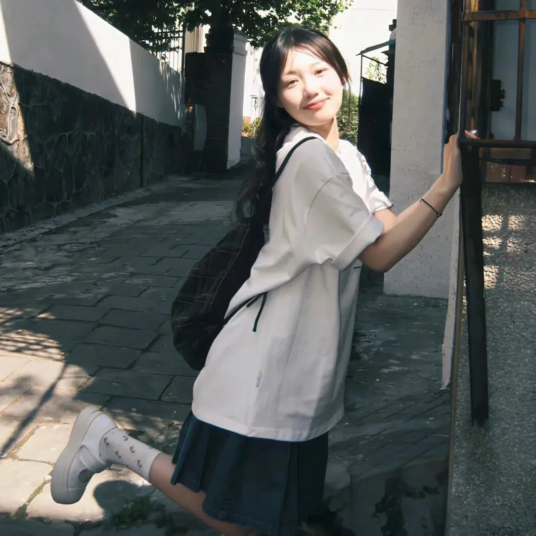 战火中的花蕾